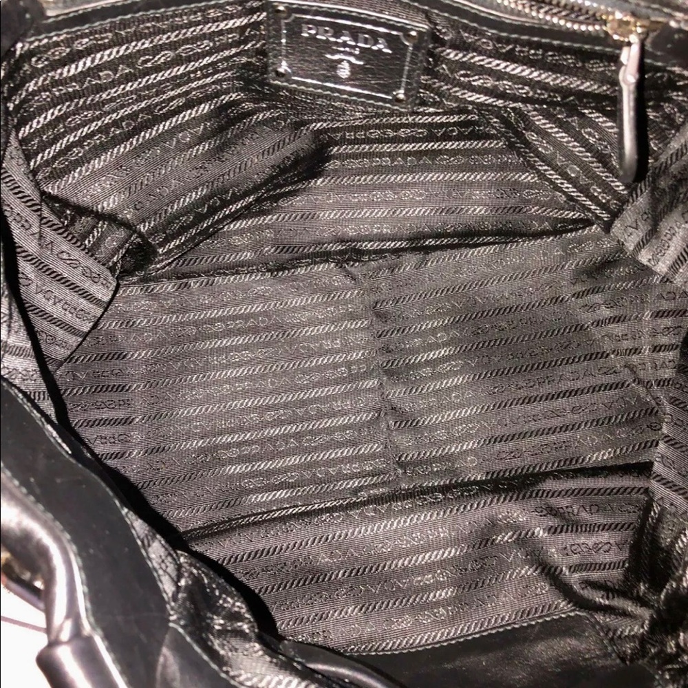 Prada 👜 - Picture 8 of 10